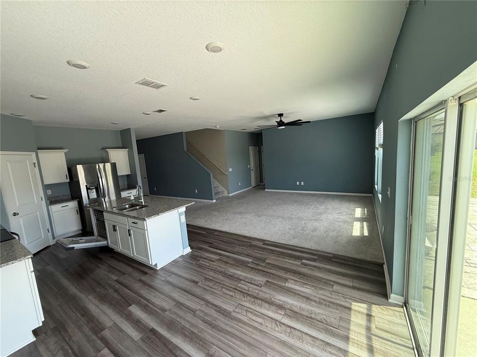 For Sale: $373,000 (5 beds, 3 baths, 2702 Square Feet)