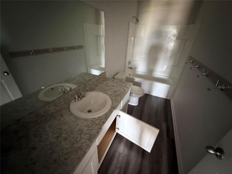 For Sale: $373,000 (5 beds, 3 baths, 2702 Square Feet)