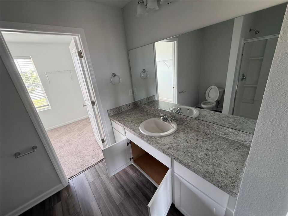 For Sale: $373,000 (5 beds, 3 baths, 2702 Square Feet)
