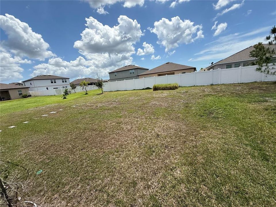 For Sale: $373,000 (5 beds, 3 baths, 2702 Square Feet)