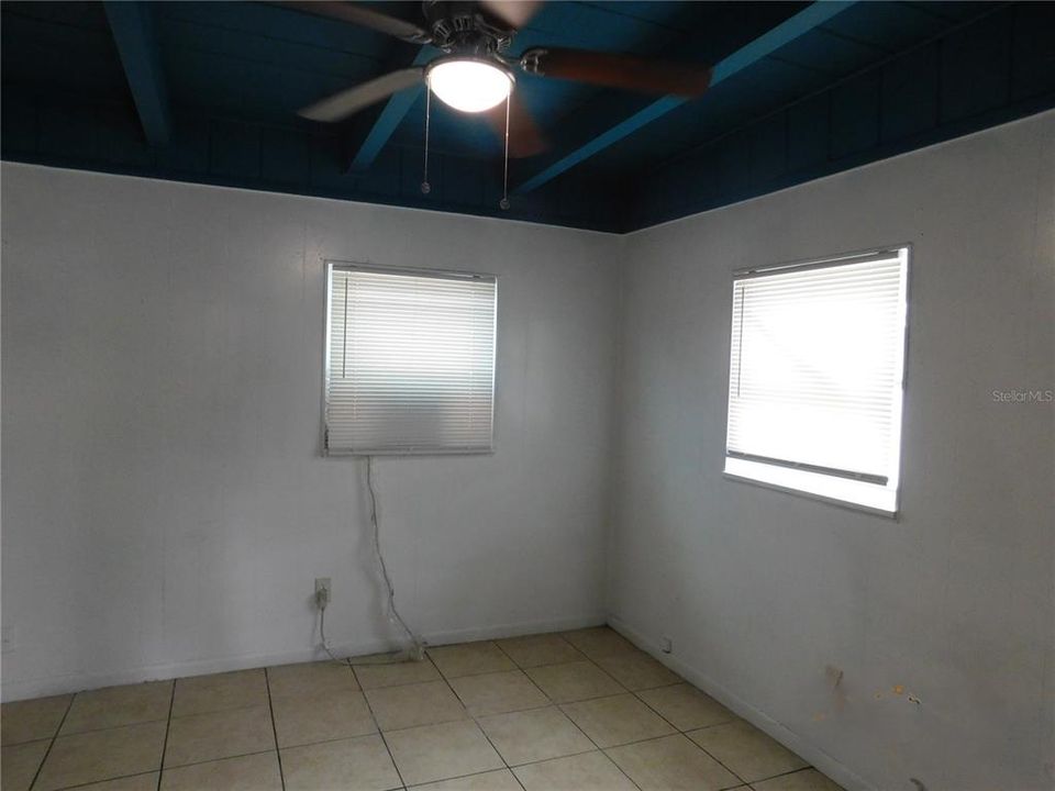 Active With Contract: $179,900 (2 beds, 0 baths, 1156 Square Feet)