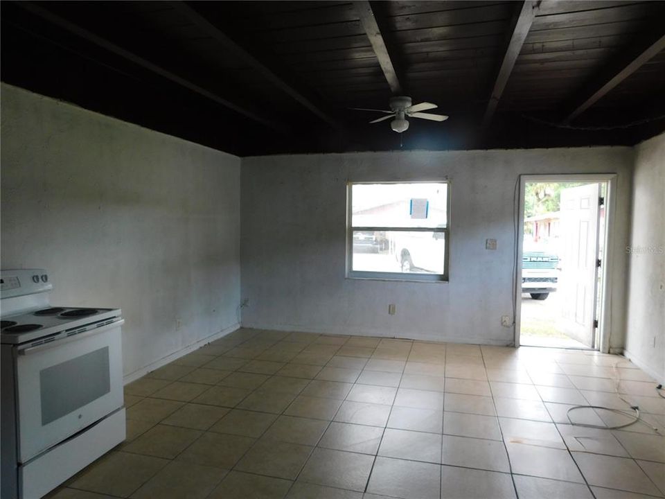 Active With Contract: $179,900 (2 beds, 0 baths, 1156 Square Feet)