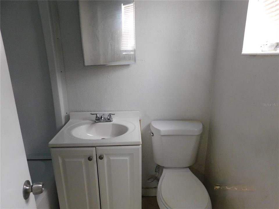 Active With Contract: $179,900 (2 beds, 0 baths, 1156 Square Feet)