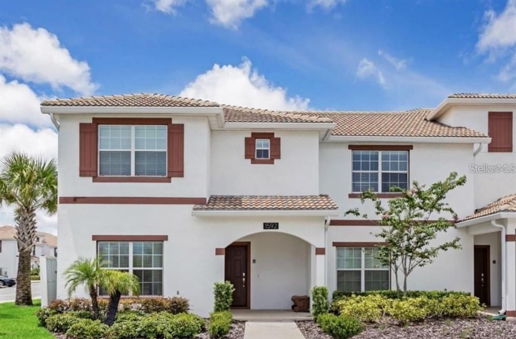 For Rent: $3,000 (5 beds, 4 baths, 2024 Square Feet)