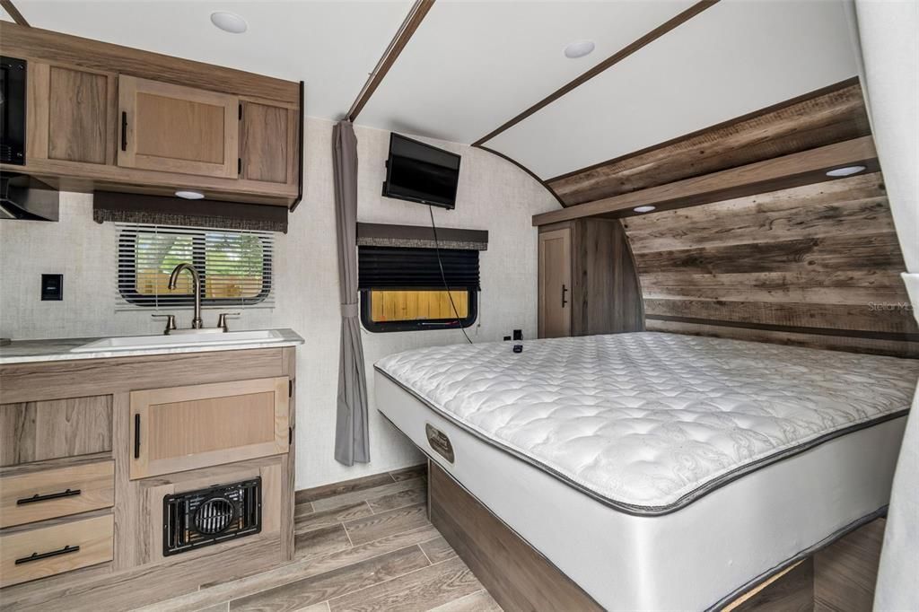 En Venta: $239,900 (2 camas, 2 baños, 746 Pies cuadrados)