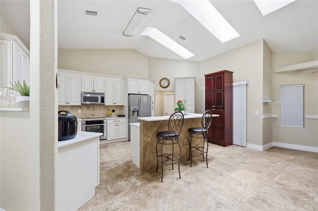 For Sale: $425,000 (3 beds, 2 baths, 1838 Square Feet)