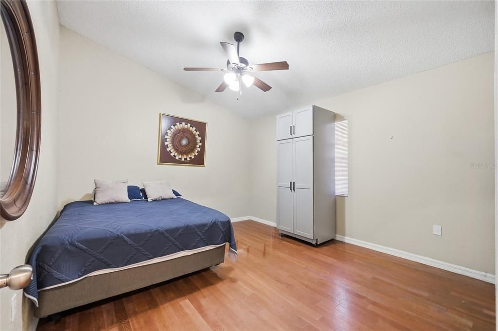 For Sale: $425,000 (3 beds, 2 baths, 1838 Square Feet)