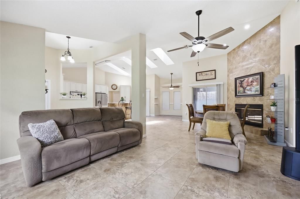 For Sale: $425,000 (3 beds, 2 baths, 1838 Square Feet)