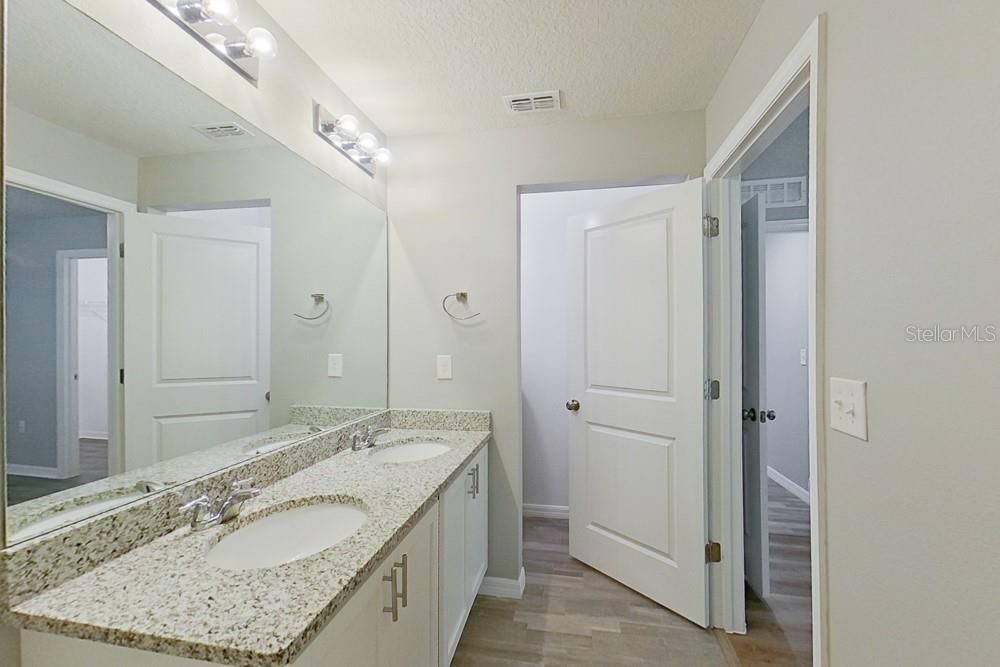 For Rent: $1,795 (4 beds, 2 baths, 1449 Square Feet)