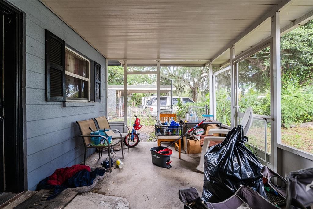 For Sale: $189,000 (4 beds, 1 baths, 840 Square Feet)