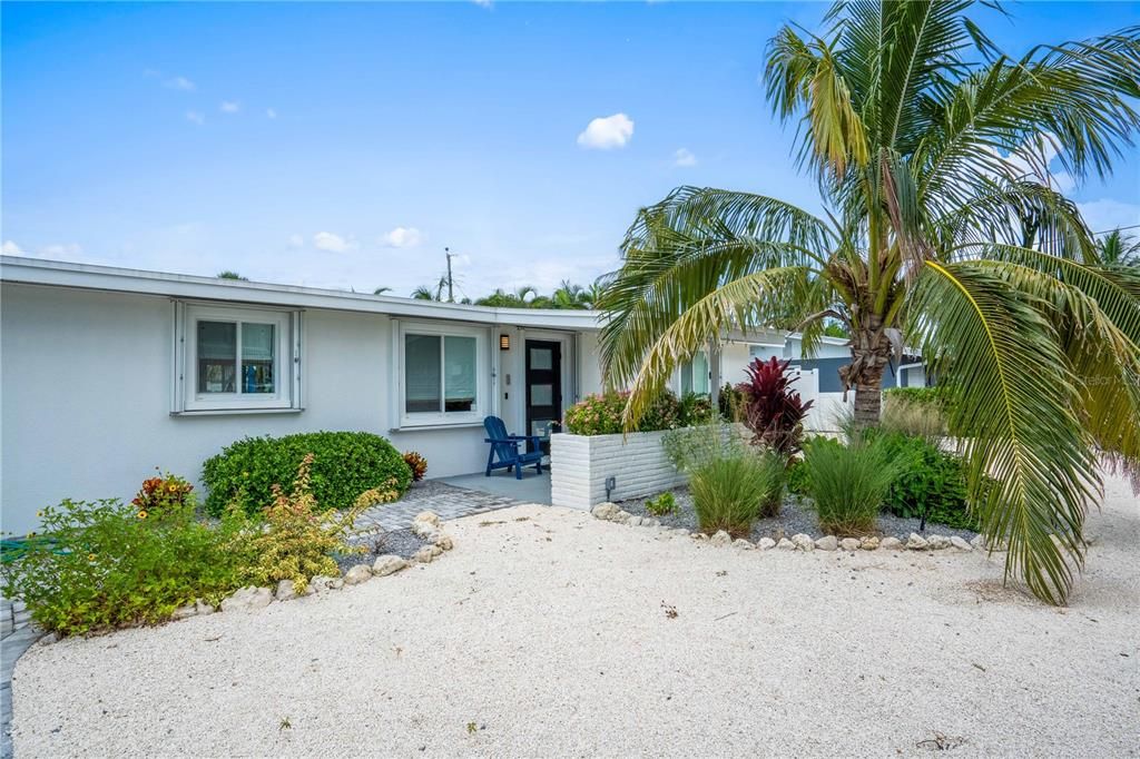 For Sale: $1,550,000 (3 beds, 2 baths, 1502 Square Feet)