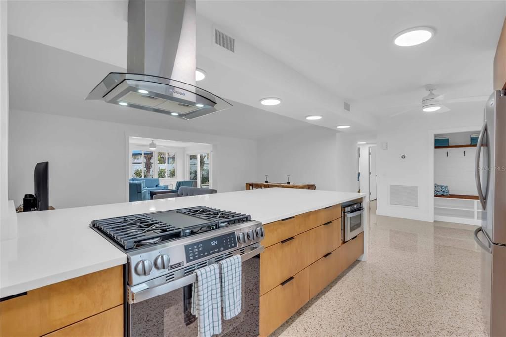 For Sale: $1,550,000 (3 beds, 2 baths, 1502 Square Feet)
