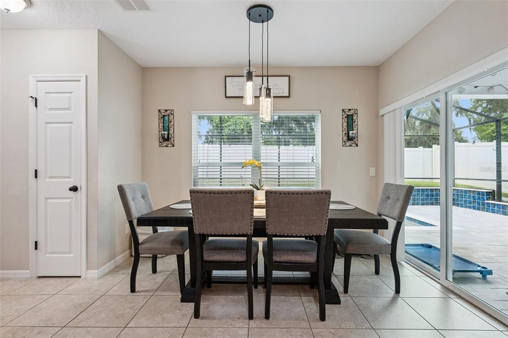 For Sale: $620,000 (5 beds, 3 baths, 2635 Square Feet)