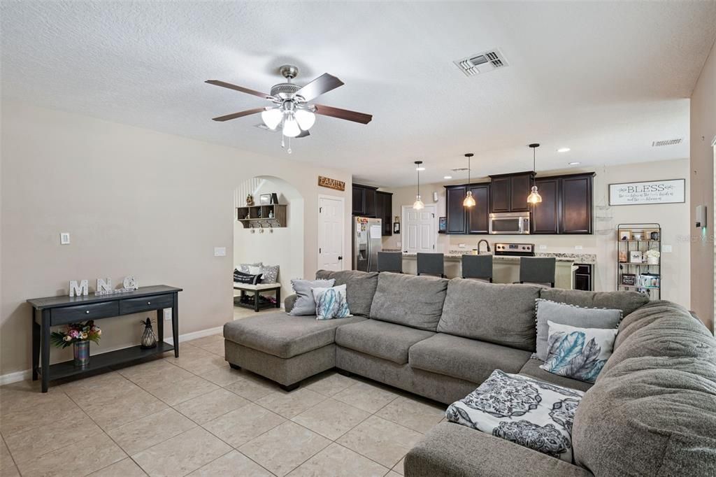 For Sale: $620,000 (5 beds, 3 baths, 2635 Square Feet)