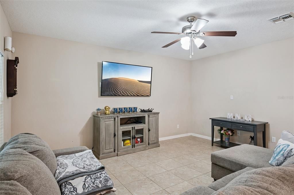 For Sale: $620,000 (5 beds, 3 baths, 2635 Square Feet)