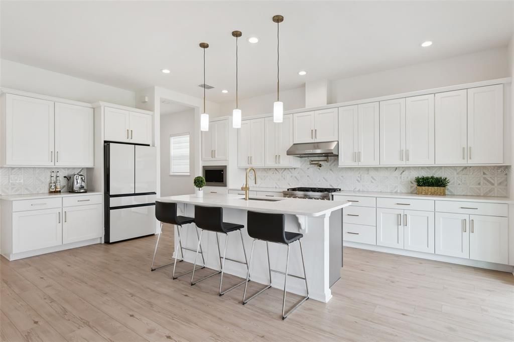 For Sale: $978,800 (5 beds, 4 baths, 3606 Square Feet)