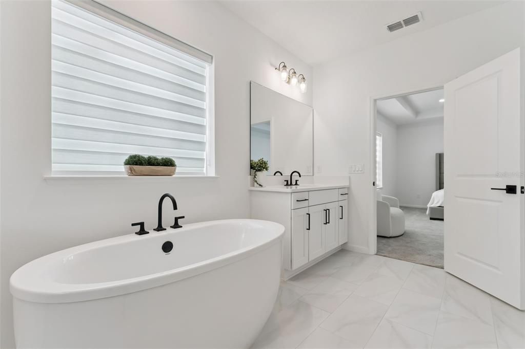 For Sale: $978,800 (5 beds, 4 baths, 3606 Square Feet)