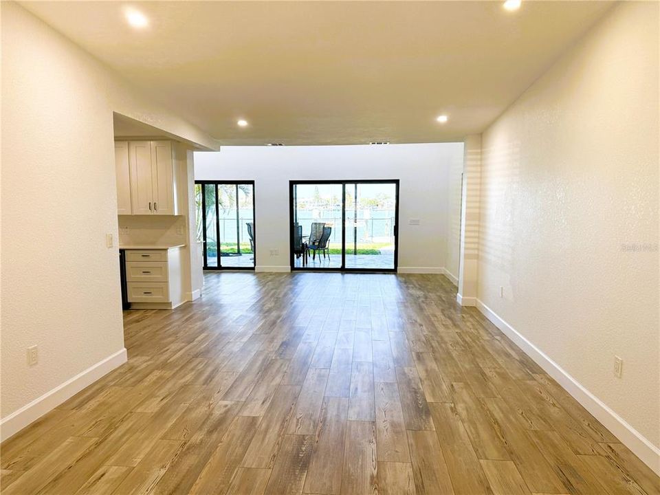 For Rent: $4,995 (3 beds, 2 baths, 1754 Square Feet)