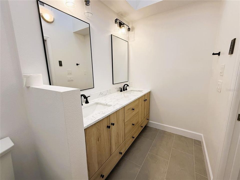 For Rent: $4,995 (3 beds, 2 baths, 1754 Square Feet)