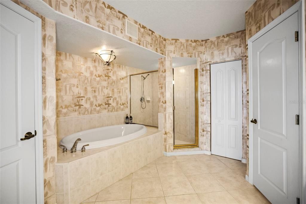 For Sale: $1,650,000 (3 beds, 3 baths, 2455 Square Feet)