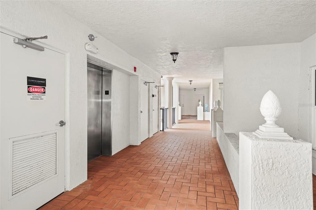For Sale: $1,650,000 (3 beds, 3 baths, 2455 Square Feet)