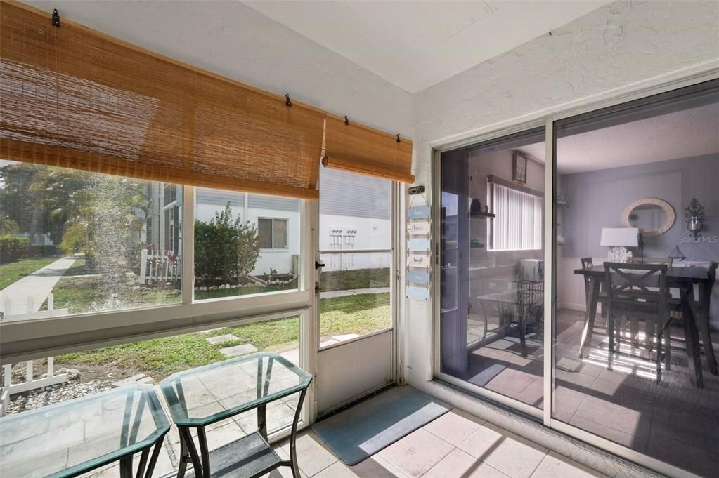 For Sale: $95,000 (1 beds, 1 baths, 735 Square Feet)