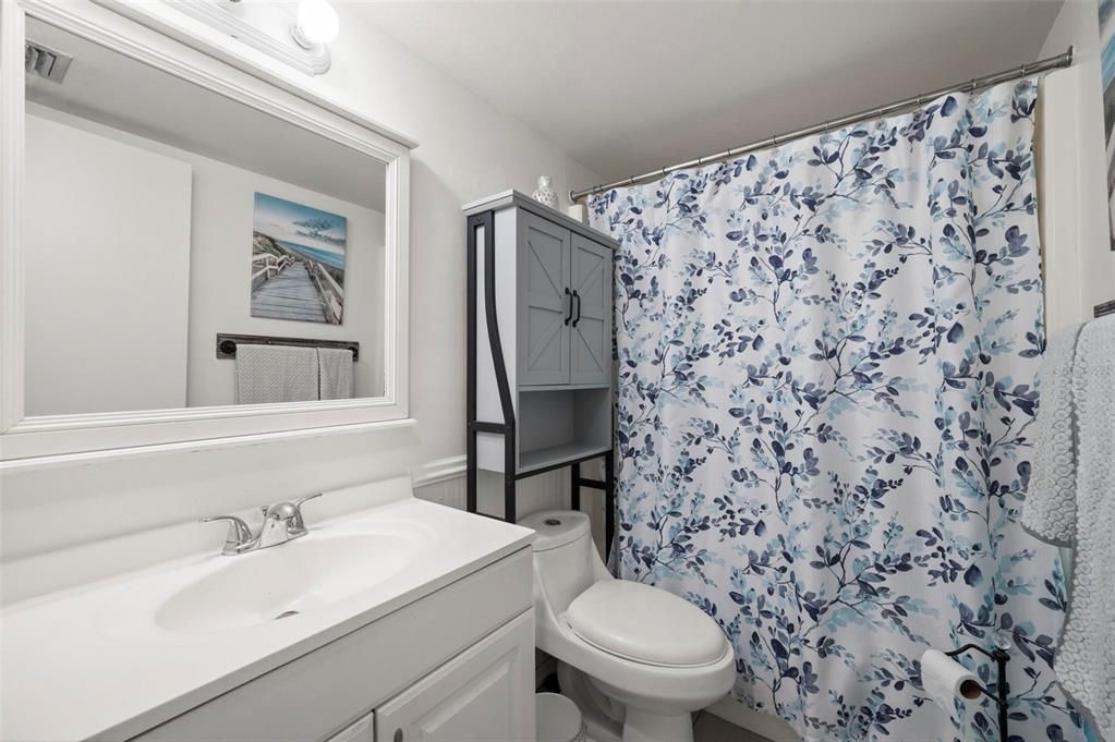 For Sale: $95,000 (1 beds, 1 baths, 735 Square Feet)
