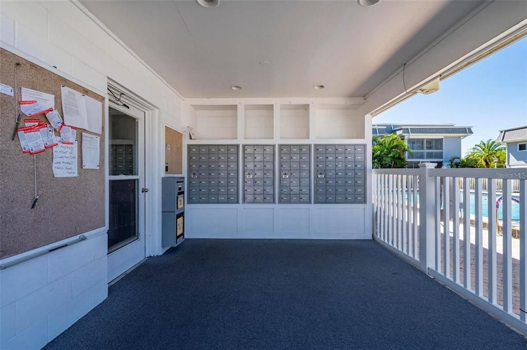For Sale: $95,000 (1 beds, 1 baths, 735 Square Feet)