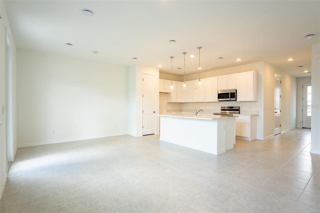 For Sale: $365,000 (3 beds, 2 baths, 1622 Square Feet)