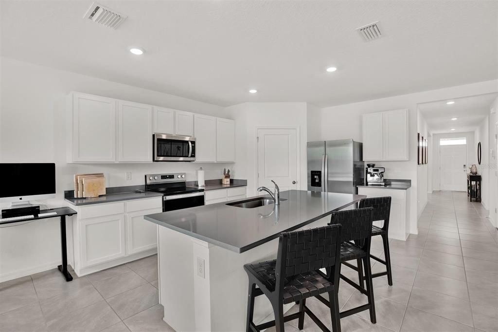 For Rent: $2,400 (4 beds, 3 baths, 2020 Square Feet)