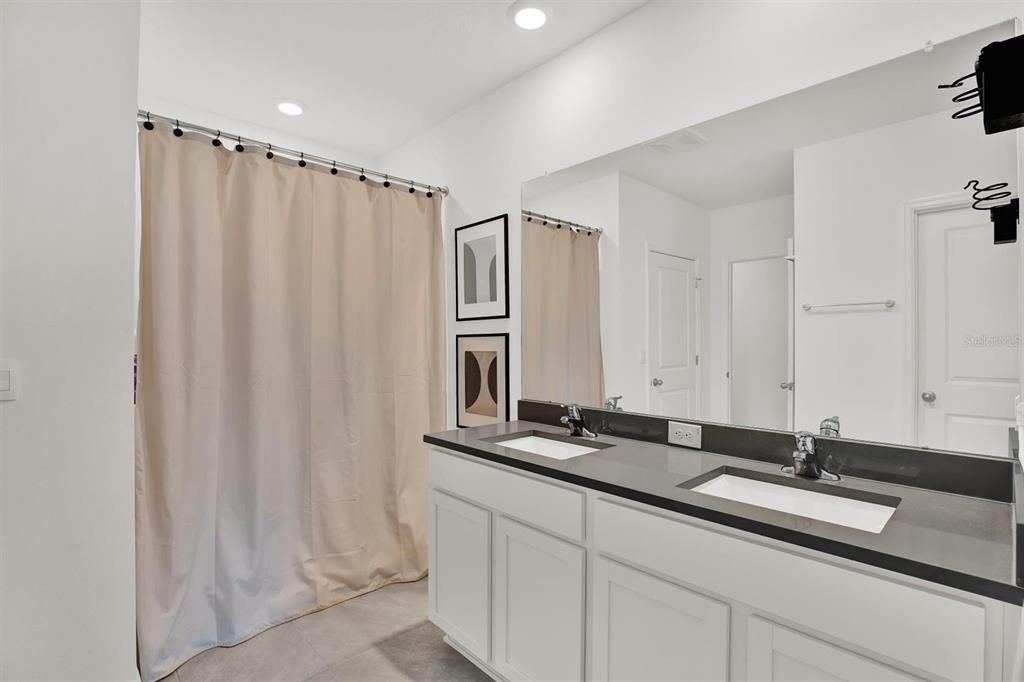 For Rent: $2,400 (4 beds, 3 baths, 2020 Square Feet)