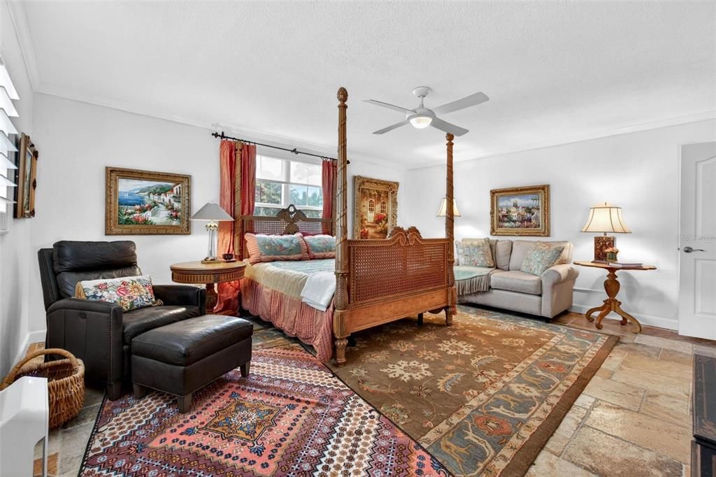 For Sale: $385,000 (2 beds, 2 baths, 1600 Square Feet)