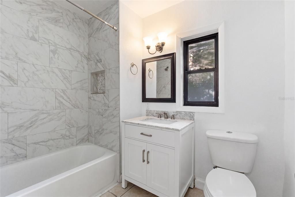 В аренду: $2,700 (4 спален, 2 ванн, 1232 Квадратных фут)