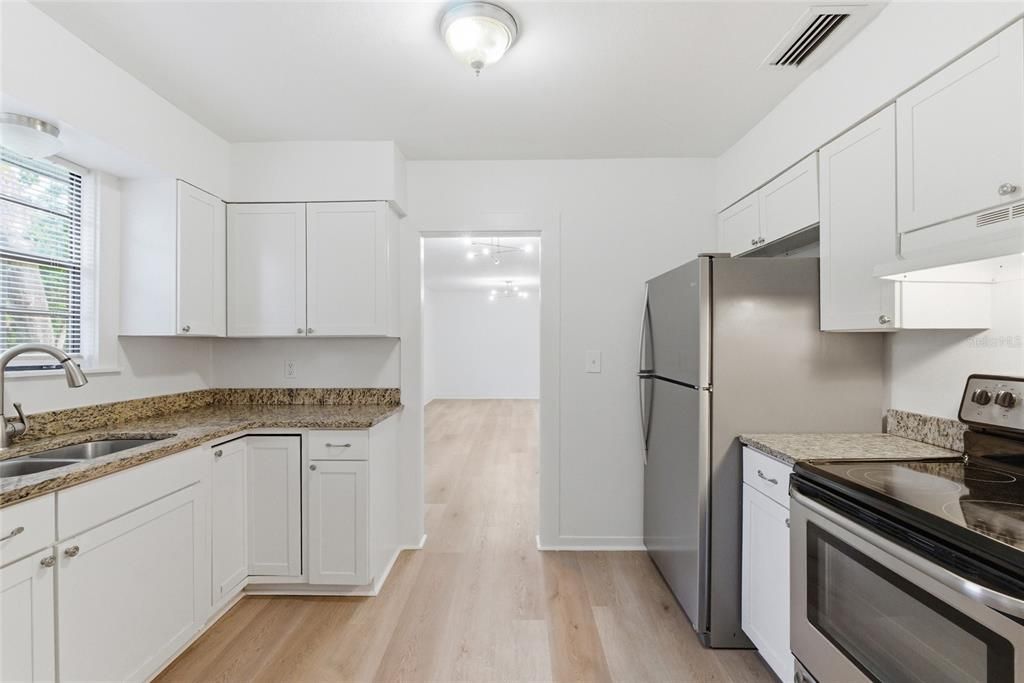В аренду: $2,700 (4 спален, 2 ванн, 1232 Квадратных фут)