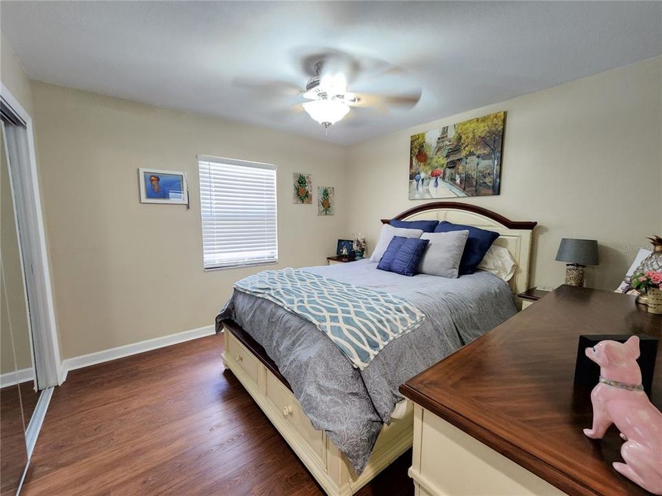 For Rent: $2,950 (4 beds, 2 baths, 1937 Square Feet)