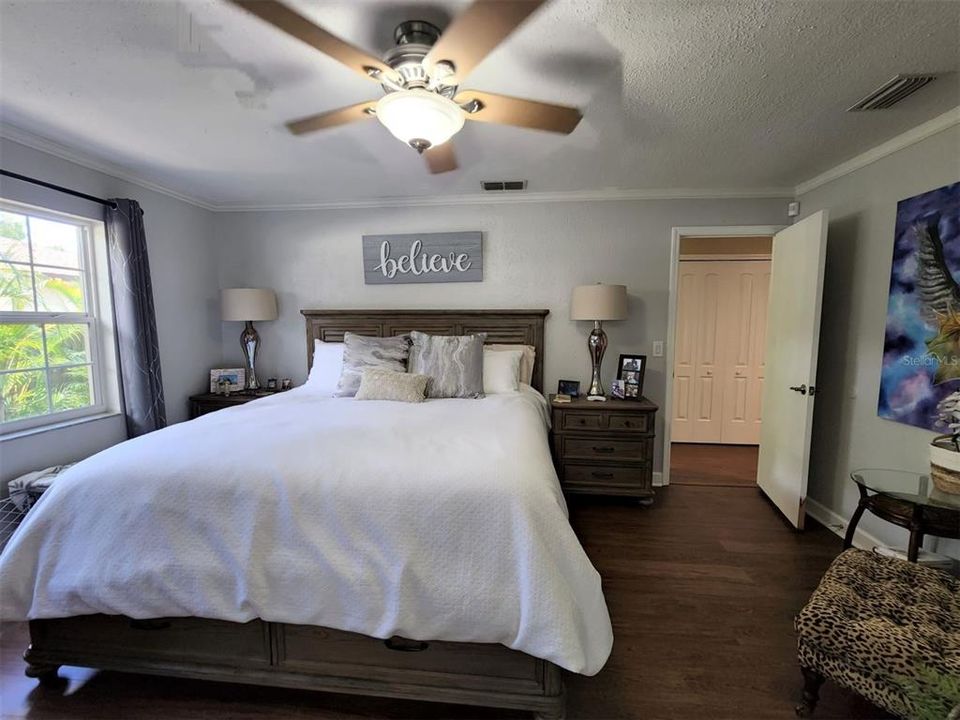 For Rent: $2,950 (4 beds, 2 baths, 1937 Square Feet)