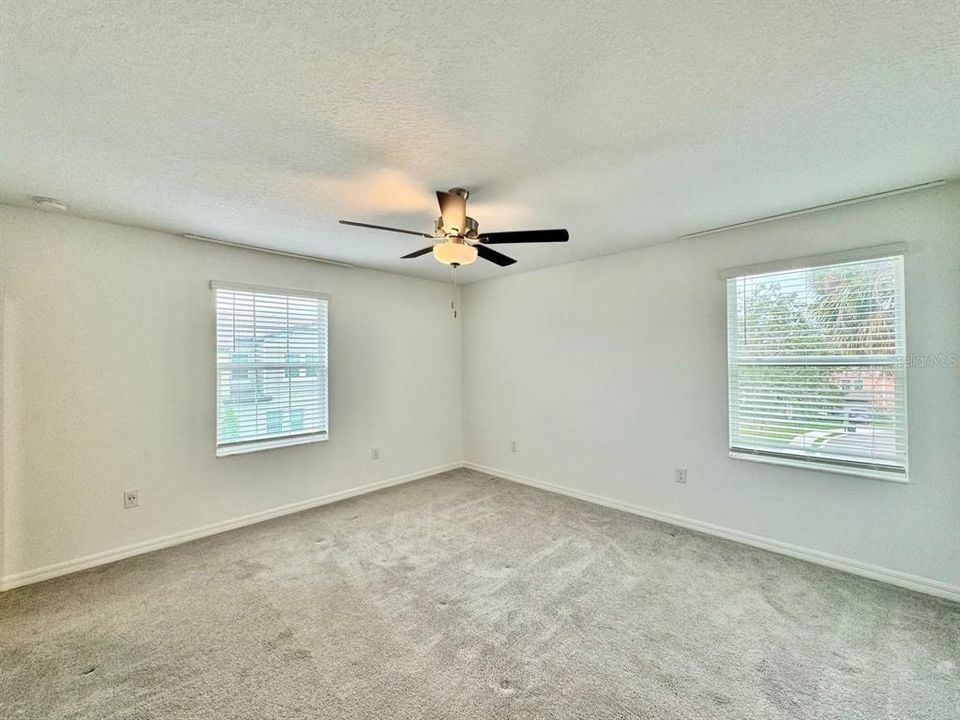 For Rent: $3,000 (3 beds, 3 baths, 1945 Square Feet)