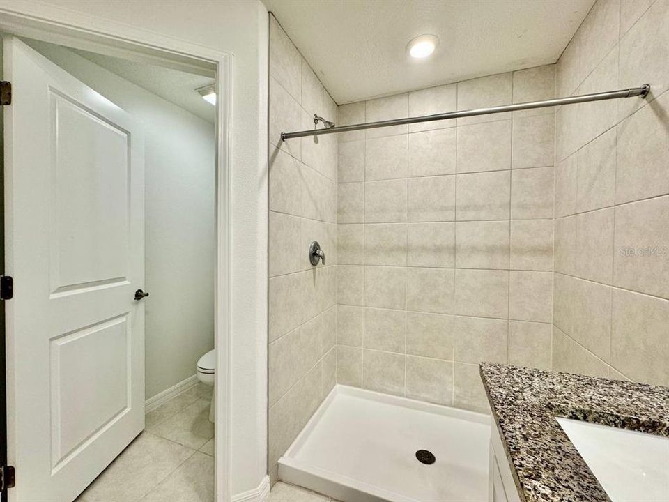 For Rent: $3,000 (3 beds, 3 baths, 1945 Square Feet)