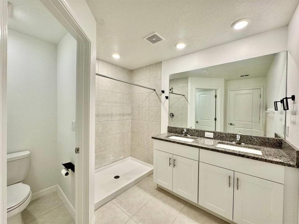 For Rent: $3,000 (3 beds, 3 baths, 1945 Square Feet)