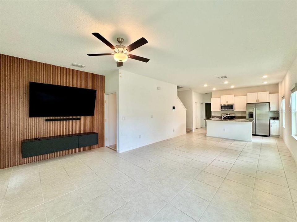 For Rent: $3,000 (3 beds, 3 baths, 1945 Square Feet)