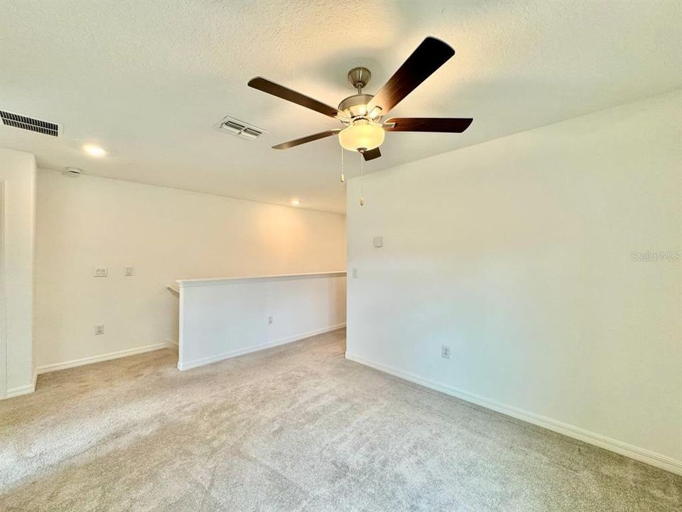 For Rent: $3,000 (3 beds, 3 baths, 1945 Square Feet)