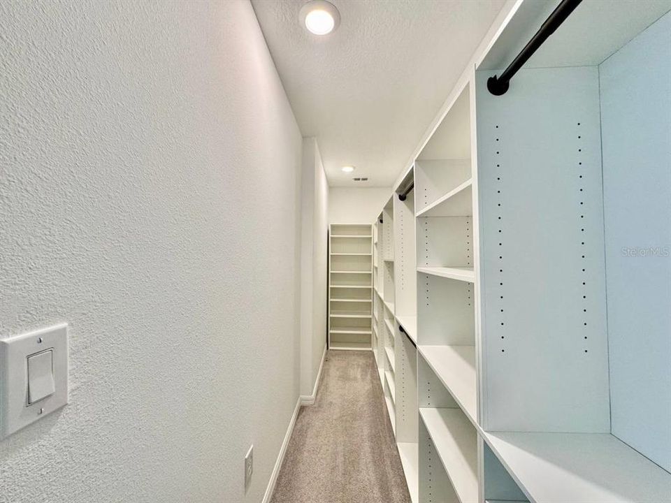 For Rent: $3,000 (3 beds, 3 baths, 1945 Square Feet)