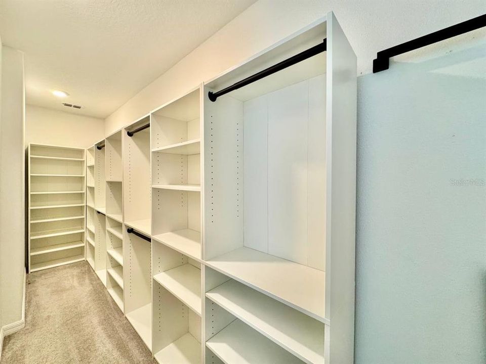 For Rent: $3,000 (3 beds, 3 baths, 1945 Square Feet)