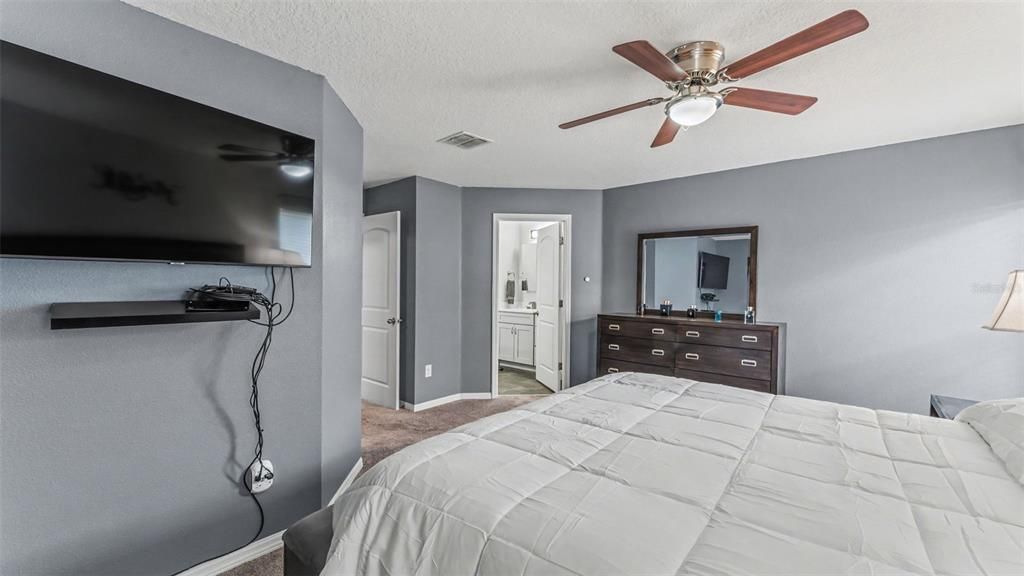 Active With Contract: $389,000 (4 beds, 2 baths, 1863 Square Feet)