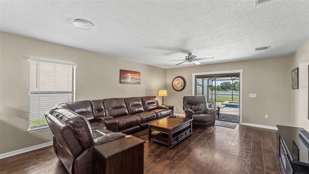 Active With Contract: $389,000 (4 beds, 2 baths, 1863 Square Feet)