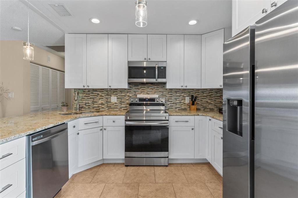 For Sale: $650,000 (2 beds, 2 baths, 1015 Square Feet)
