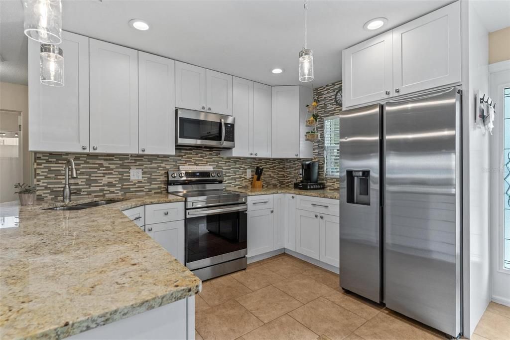 For Sale: $650,000 (2 beds, 2 baths, 1015 Square Feet)