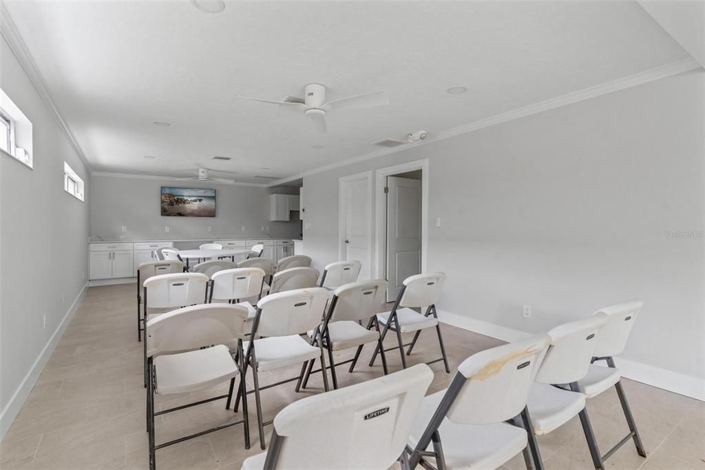 For Sale: $650,000 (2 beds, 2 baths, 1015 Square Feet)