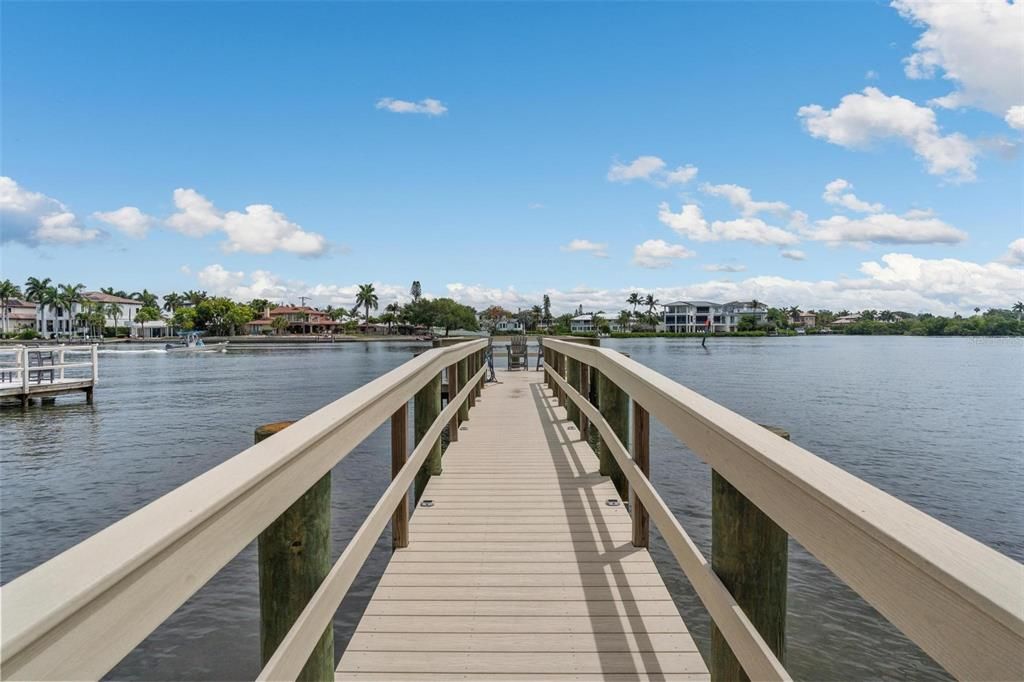 For Sale: $650,000 (2 beds, 2 baths, 1015 Square Feet)