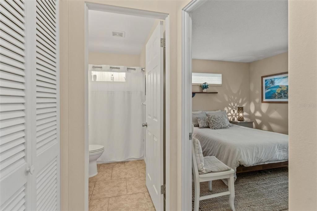For Sale: $650,000 (2 beds, 2 baths, 1015 Square Feet)
